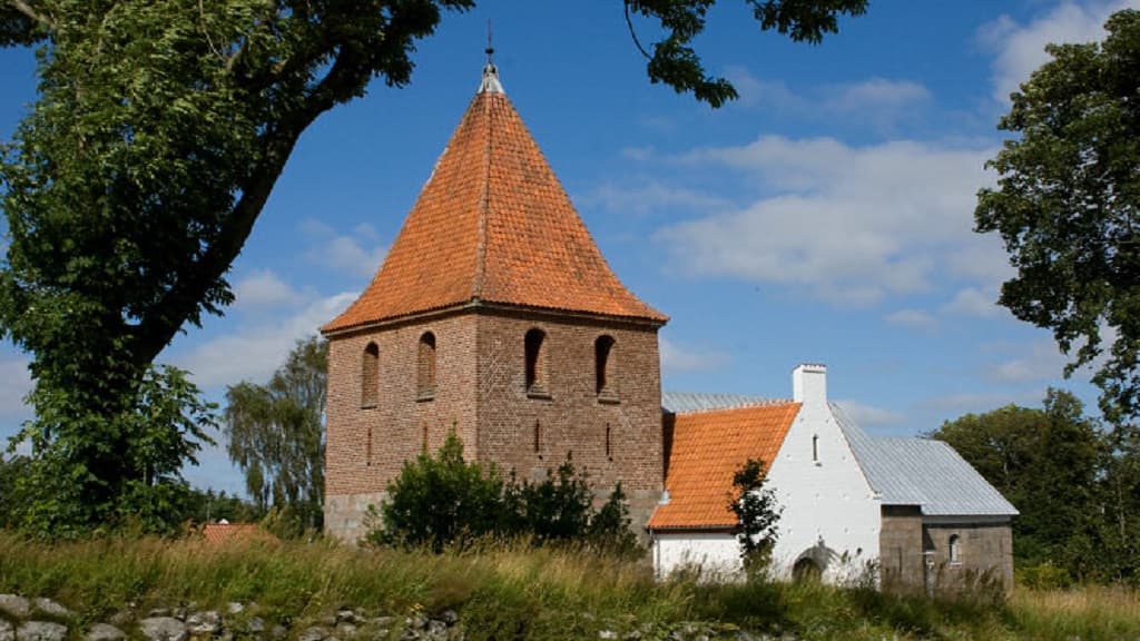 Hallund Kirche