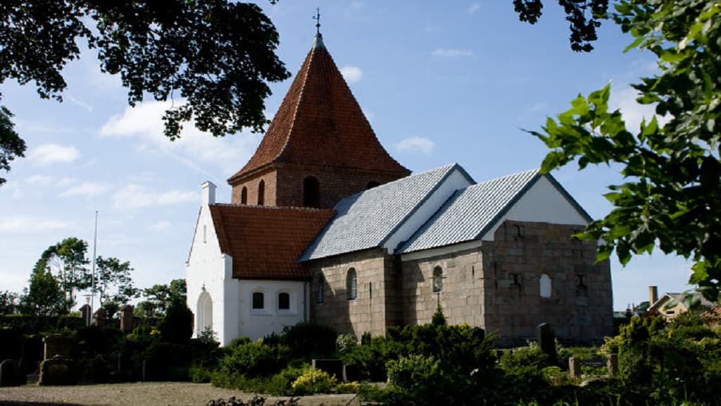 Hallund Kirche